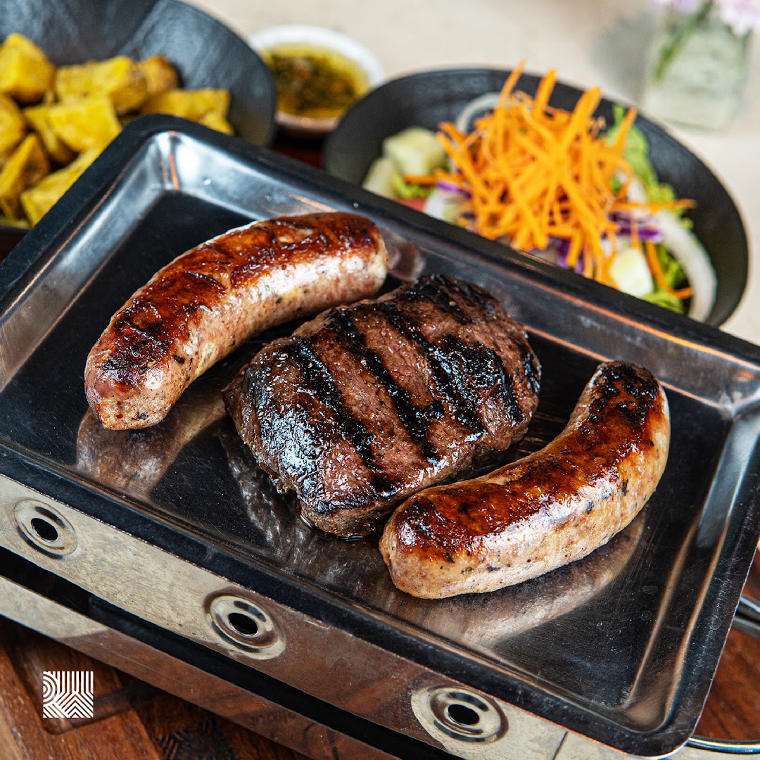 RUA Rooftop Bar: appetizing, high-quality food photography