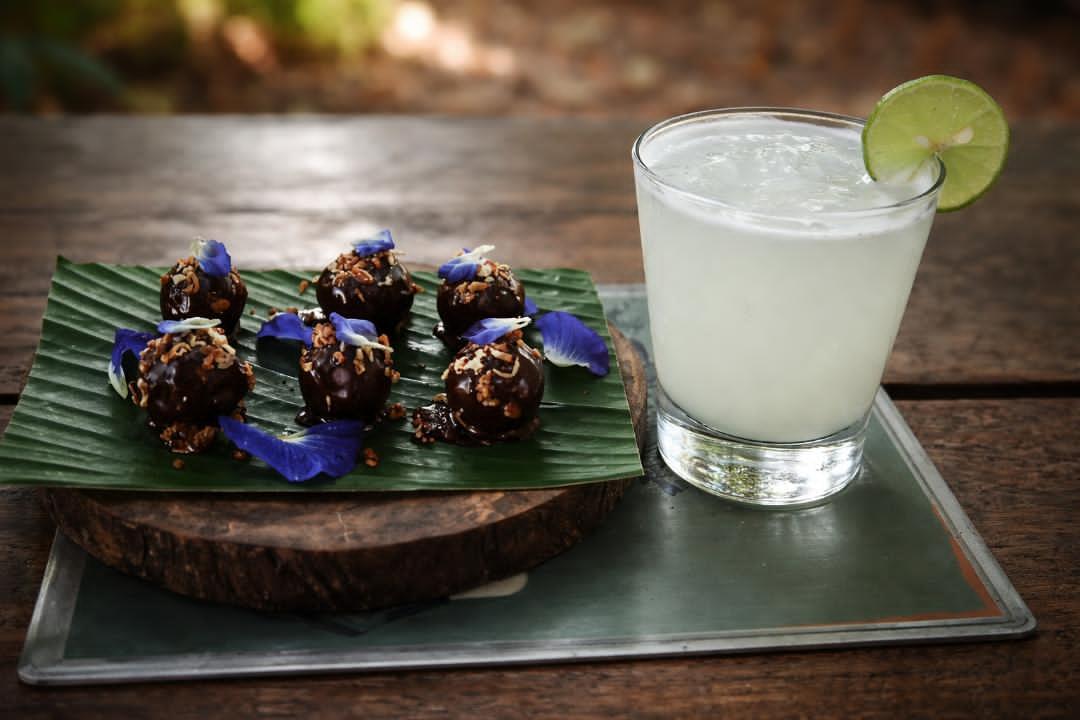 Cacao Center: appetizing food and drink presentation