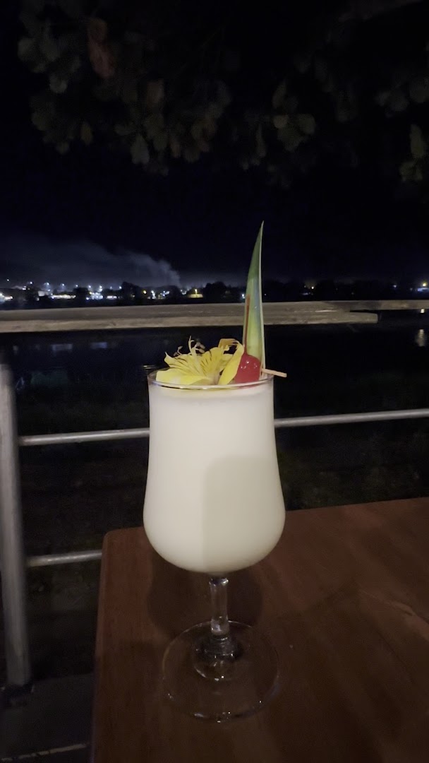 Maracuyeah: appealing photo of a cocktail