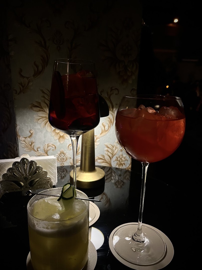 Boticario Bar: appealing photo of bar drinks