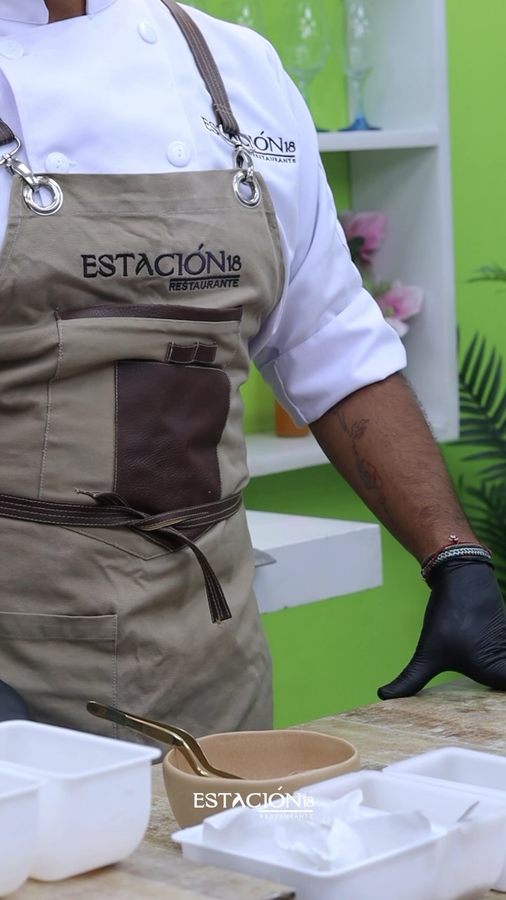 Estación 18: professional staff photo with branding