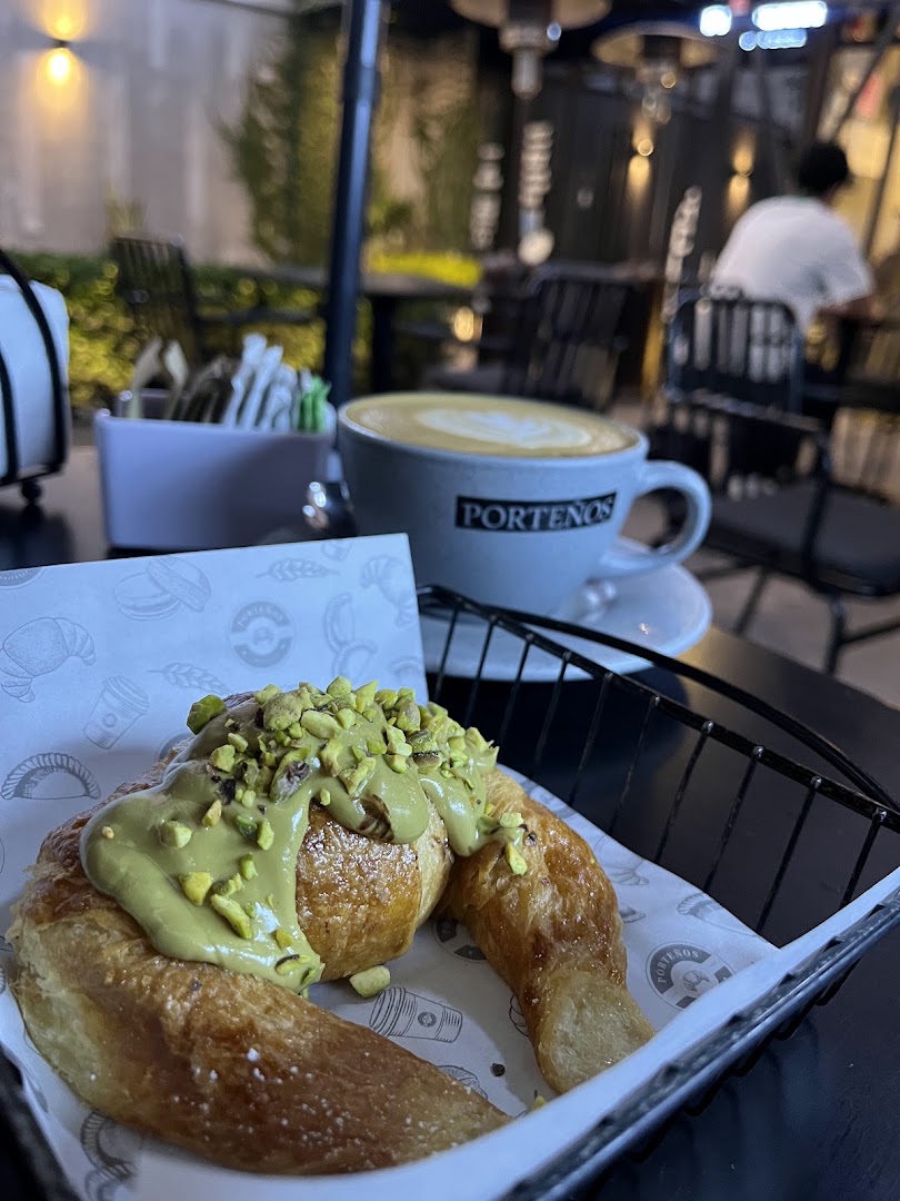 Porteños: appetizing food and drink photo