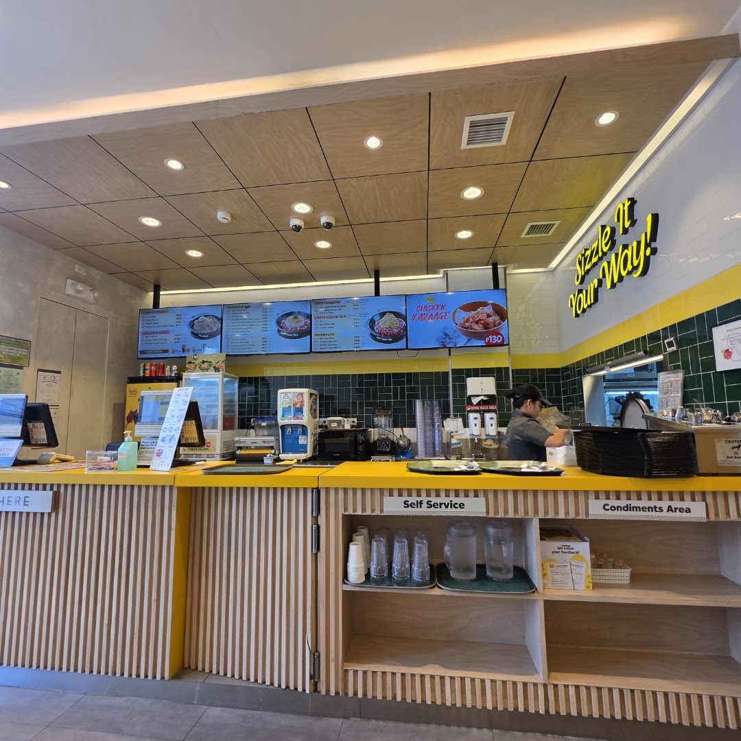 Pepper Lunch: clear view of restaurant interior