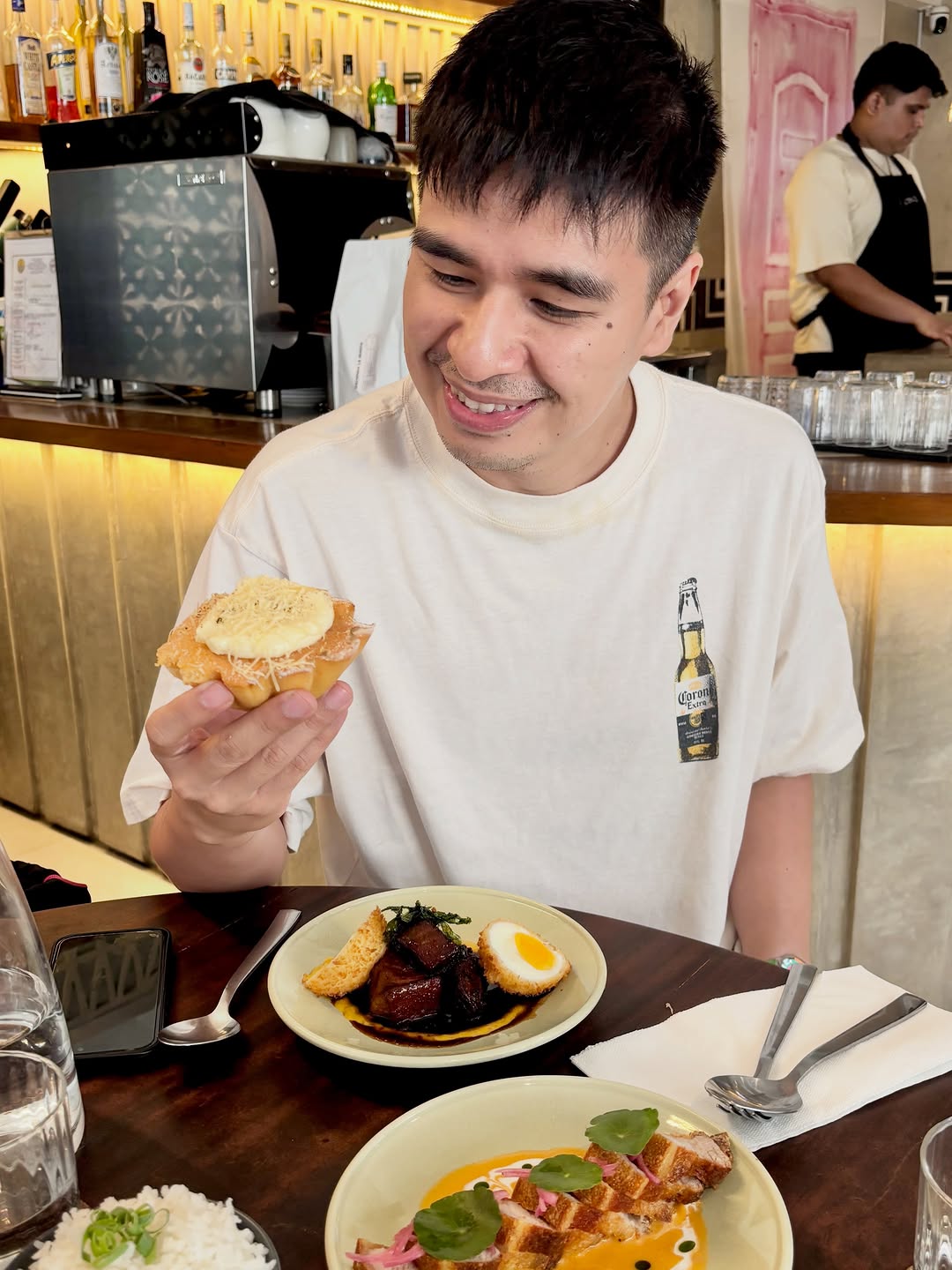Abli and Amigos: clear photo of happy customer
