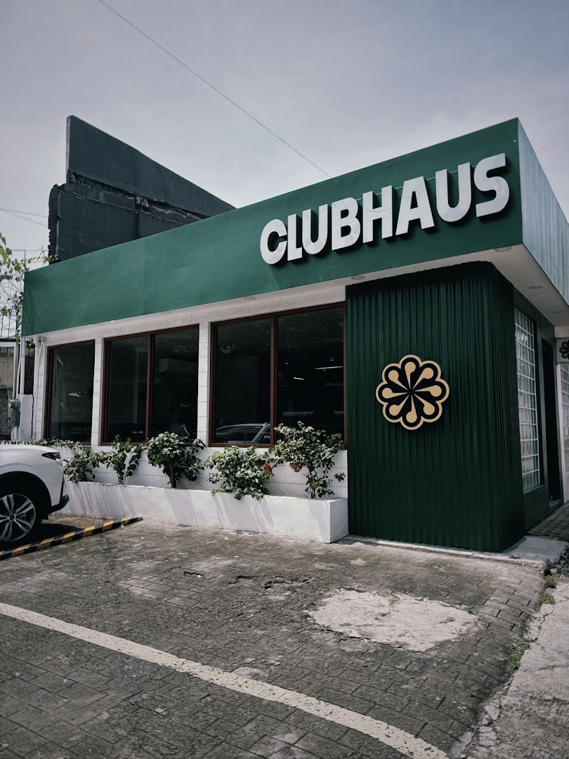 Clubhaus Coffee: clear, professional exterior shot