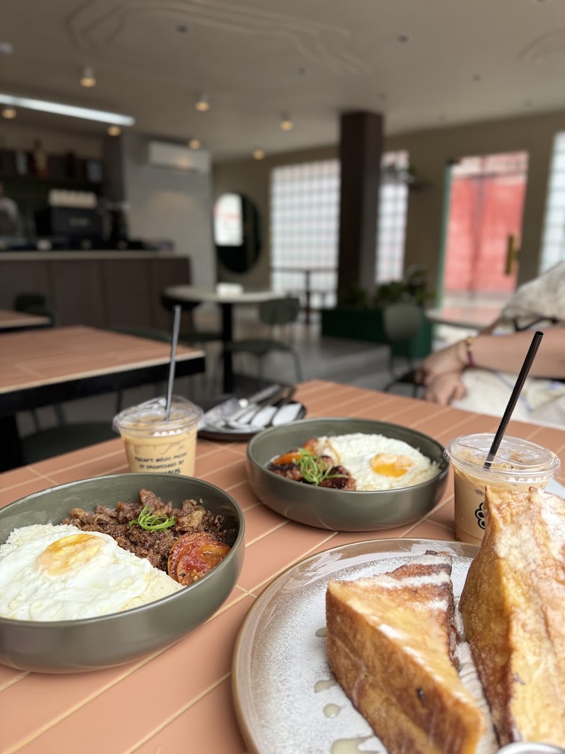Clubhaus Coffee: appetizing food and inviting atmosphere