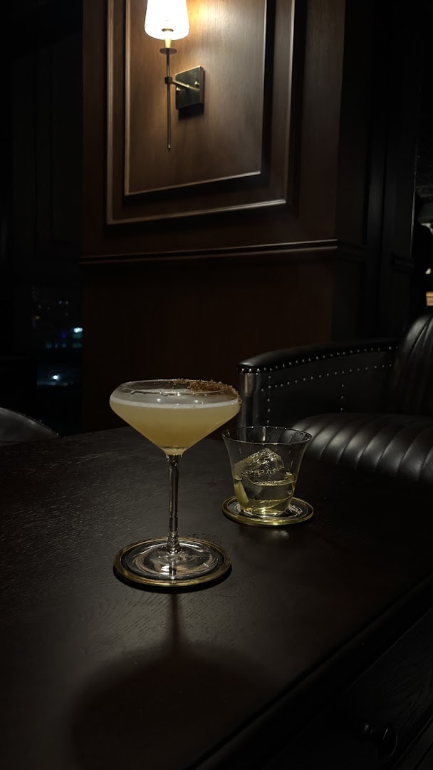 nth Lair: atmospheric and professional cocktail shot