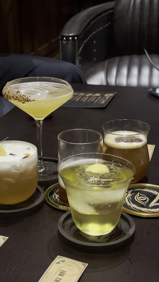 nth Lair: appetizing photo of bar drinks