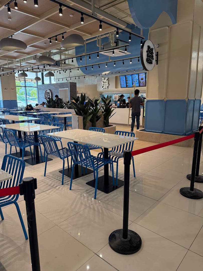 Port Food Cafe: clear view of cafe interior
