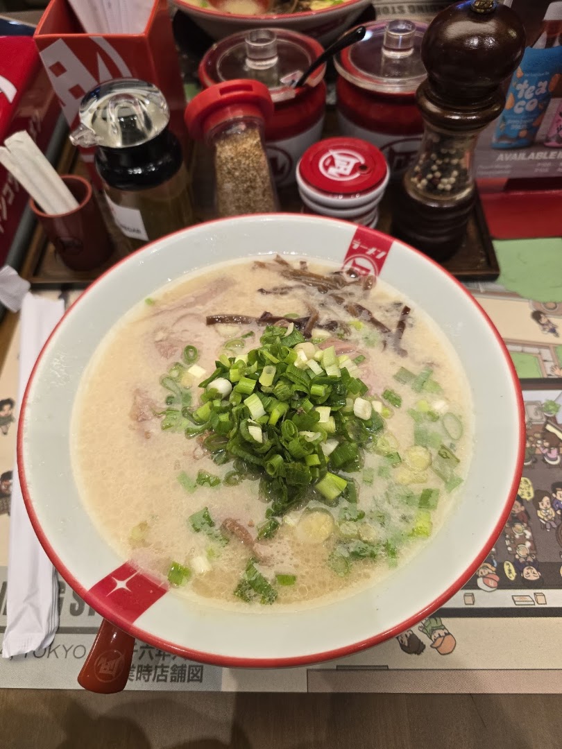 Ramen Nagi: appetizing photo of ramen dish