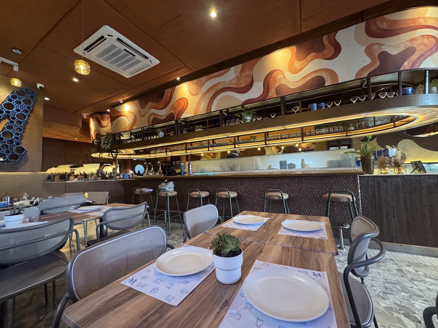 Mori & Mill: clear, professional interior shot