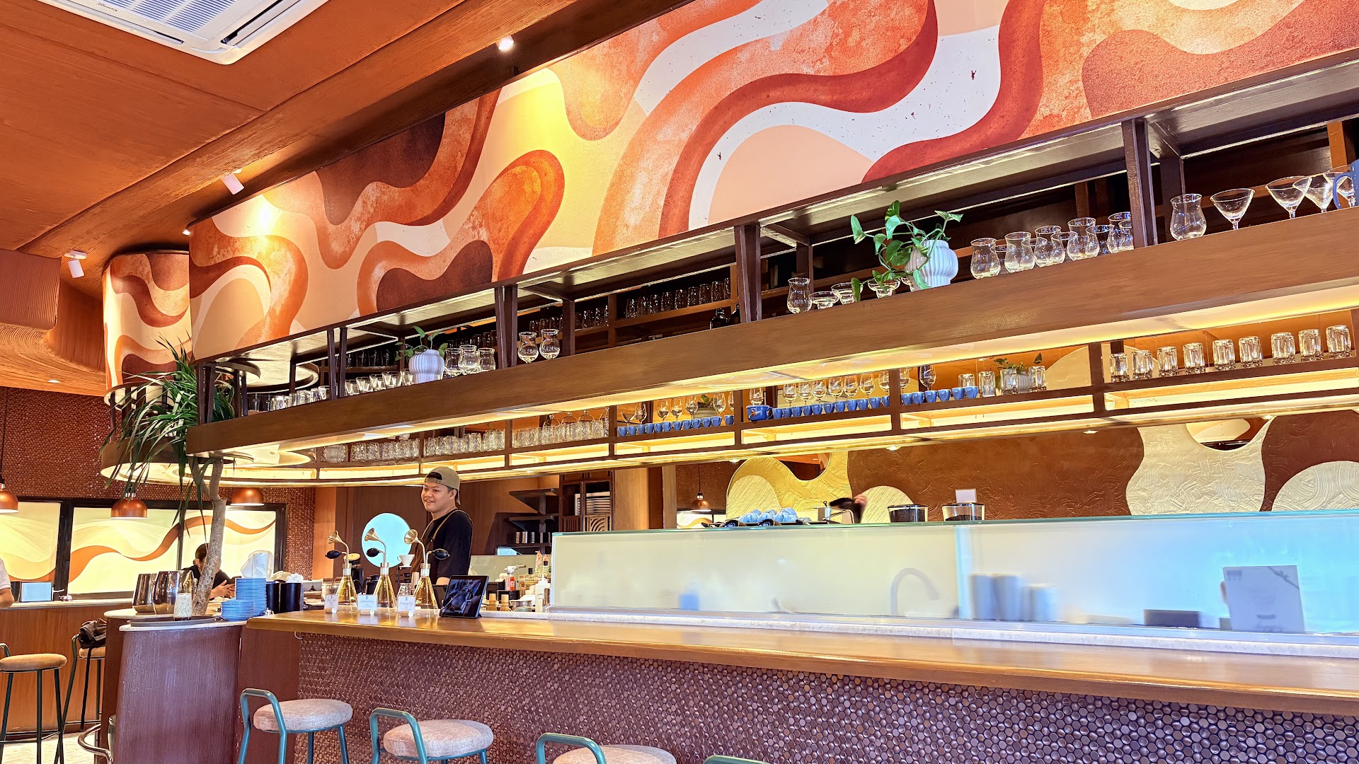Mori & Mill: high quality interior bar shot