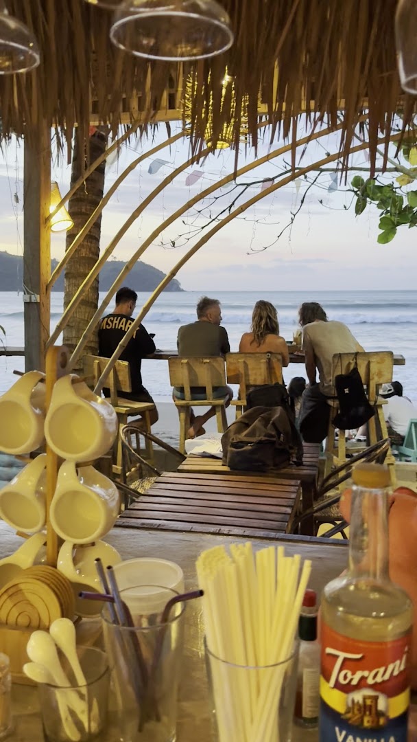 Bucana Bistro: inviting atmosphere with ocean view