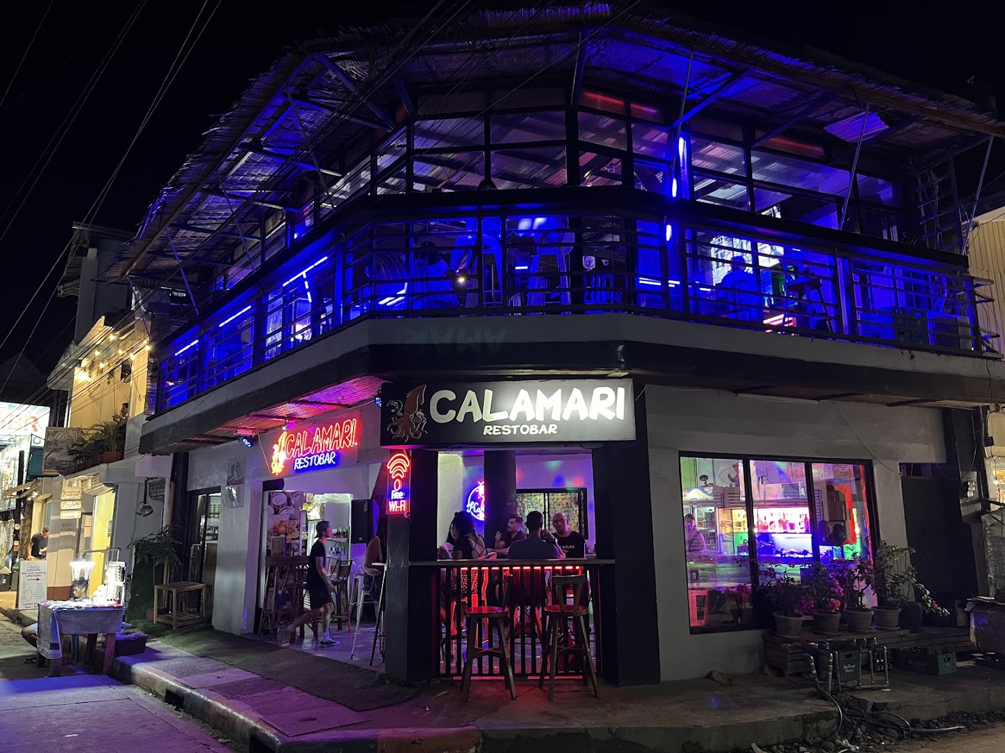 Calamari Resto Bar: attractive exterior shot of venue