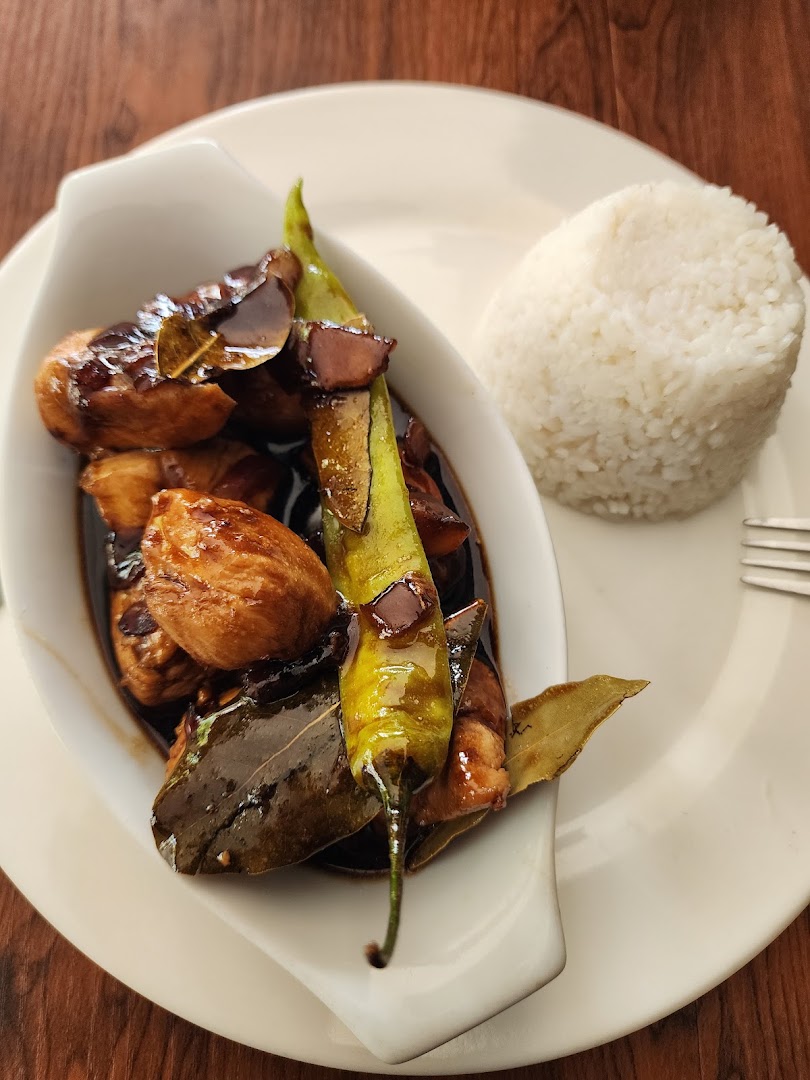 Calamari Resto Bar: appetizing photo of served dish