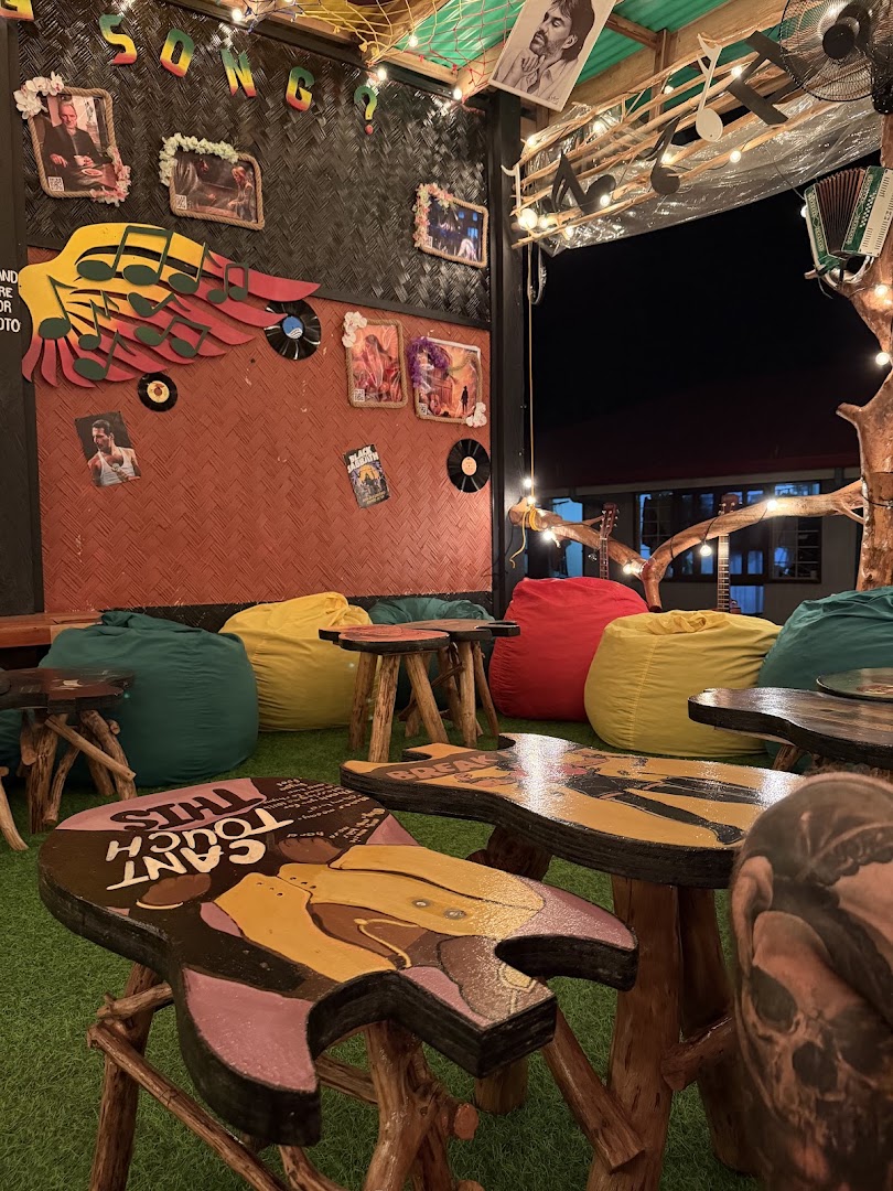 The Reggae Island: venue atmosphere and decor
