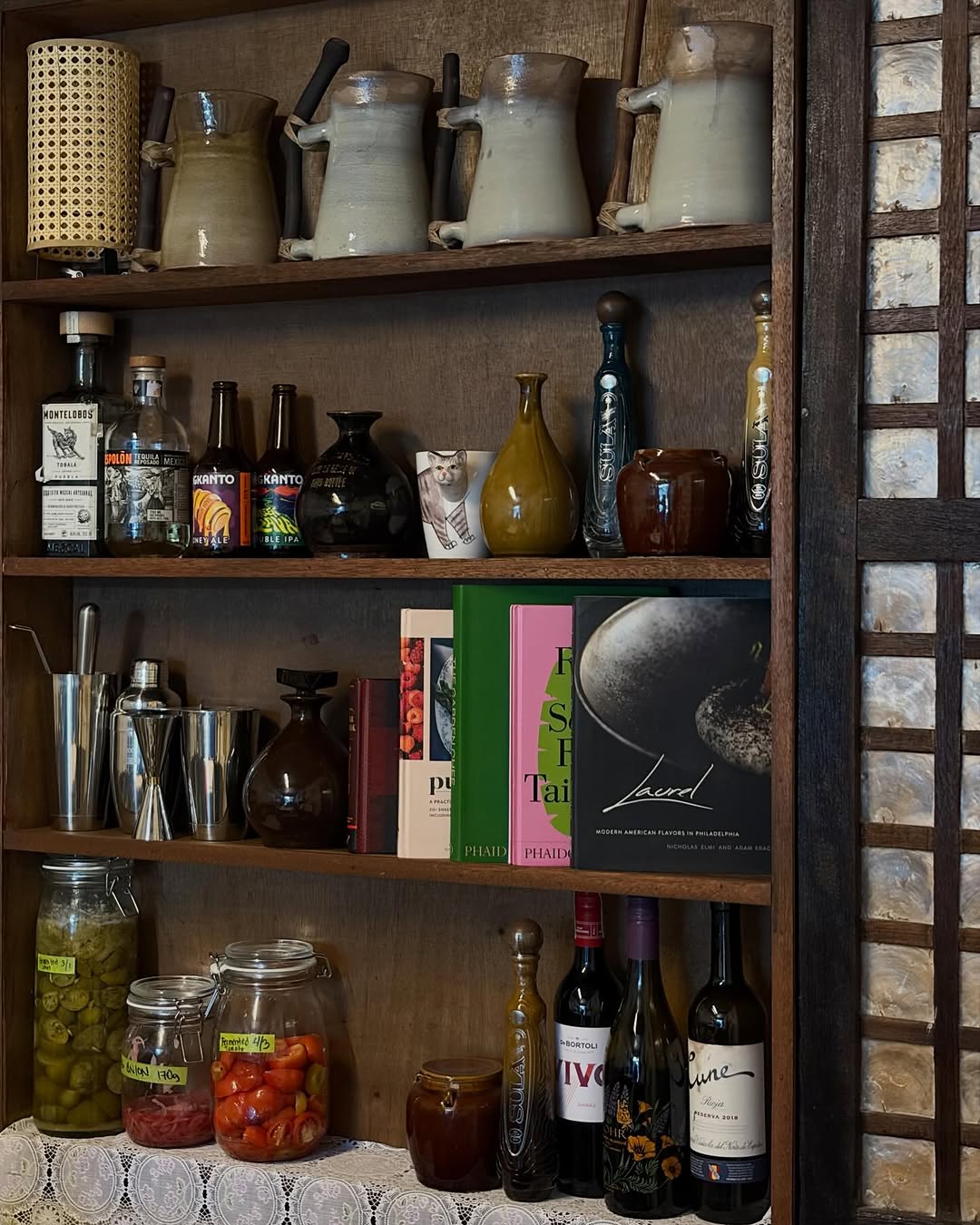 Bakuran Tasting Club: attractive, well-composed interior shelf display