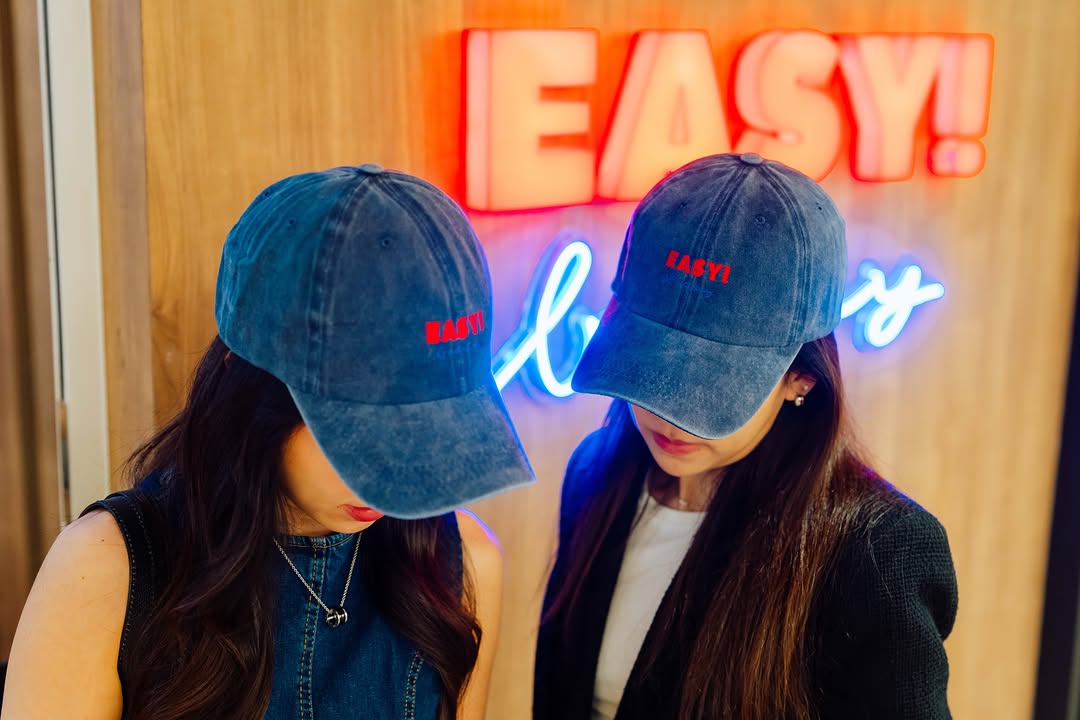 Easy Buddy: branding and venue atmosphere