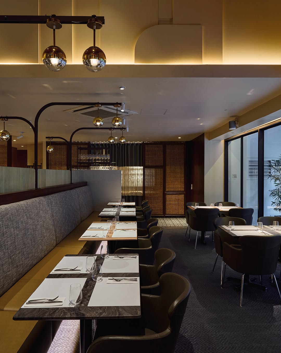 Harry's Bistro: professional interior shot of restaurant