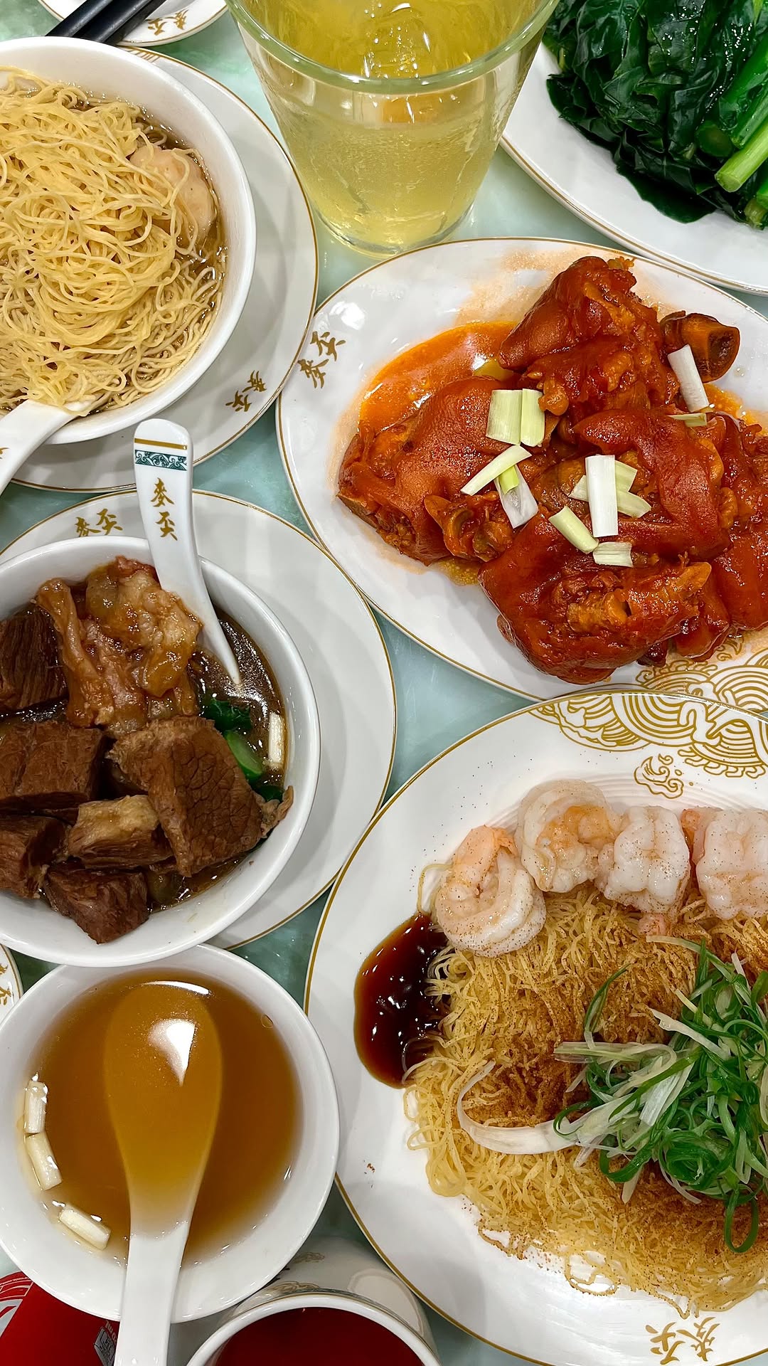Mak's Noodle: appetizing, high-quality food photography