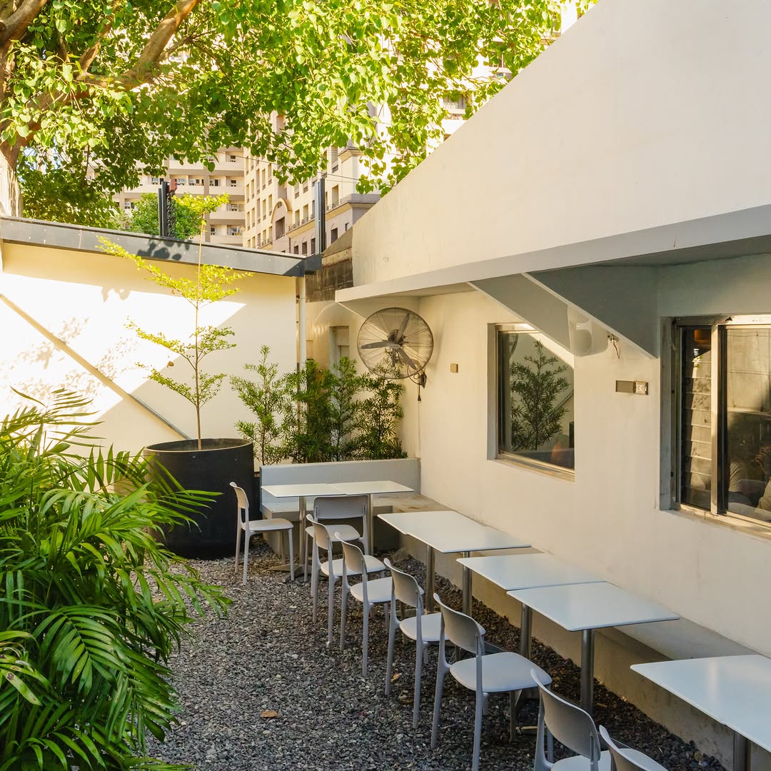 Pluck: attractive, well-lit outdoor seating area