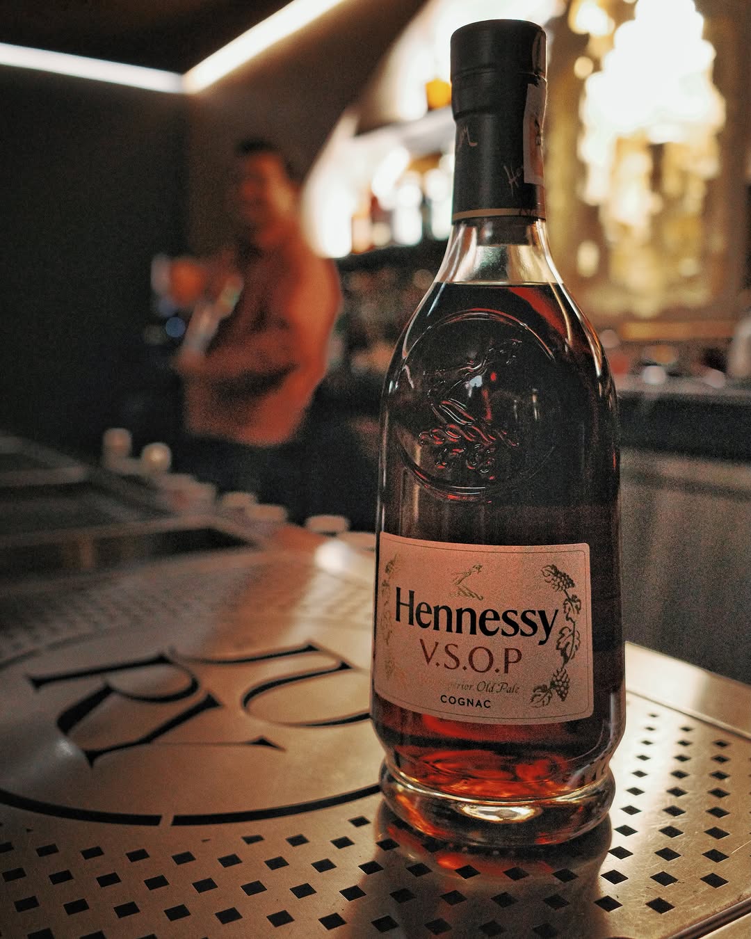 The Jury: professional shot of bar product