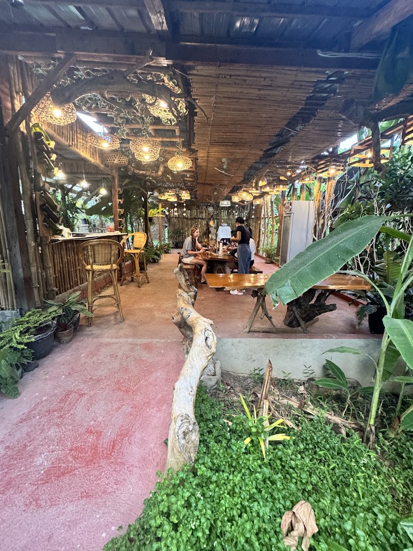 Relly's Restaurant: inviting atmosphere and clear interior