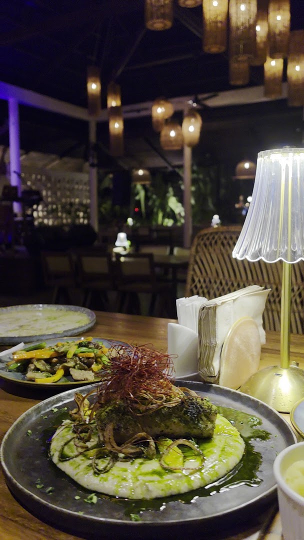 Ferns: appetizing food and inviting atmosphere