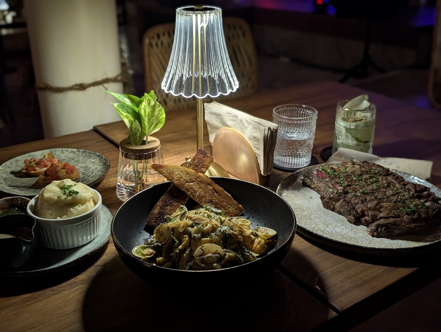 Ferns: appetizing food and inviting atmosphere