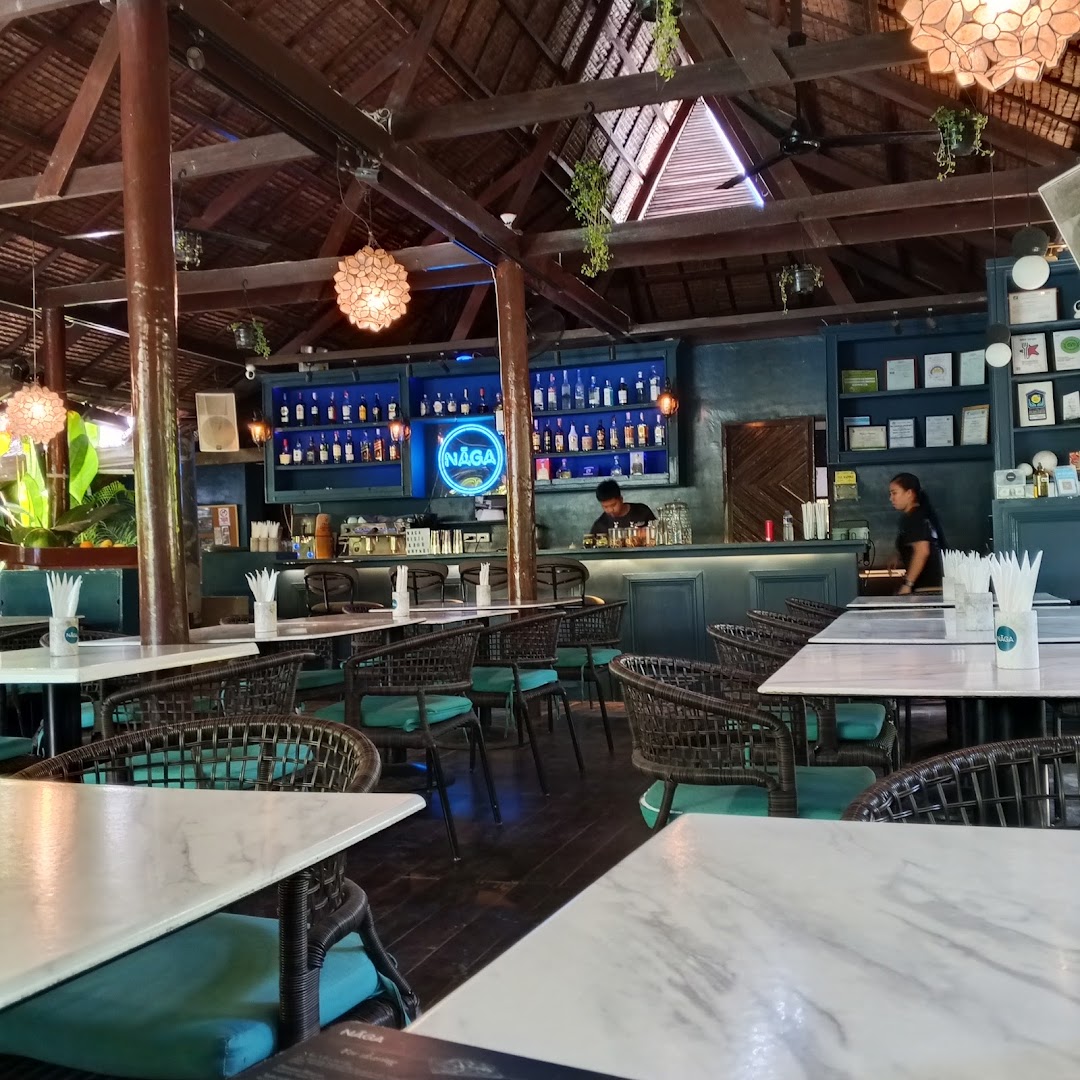 NAGA: clear, inviting shot of interior
