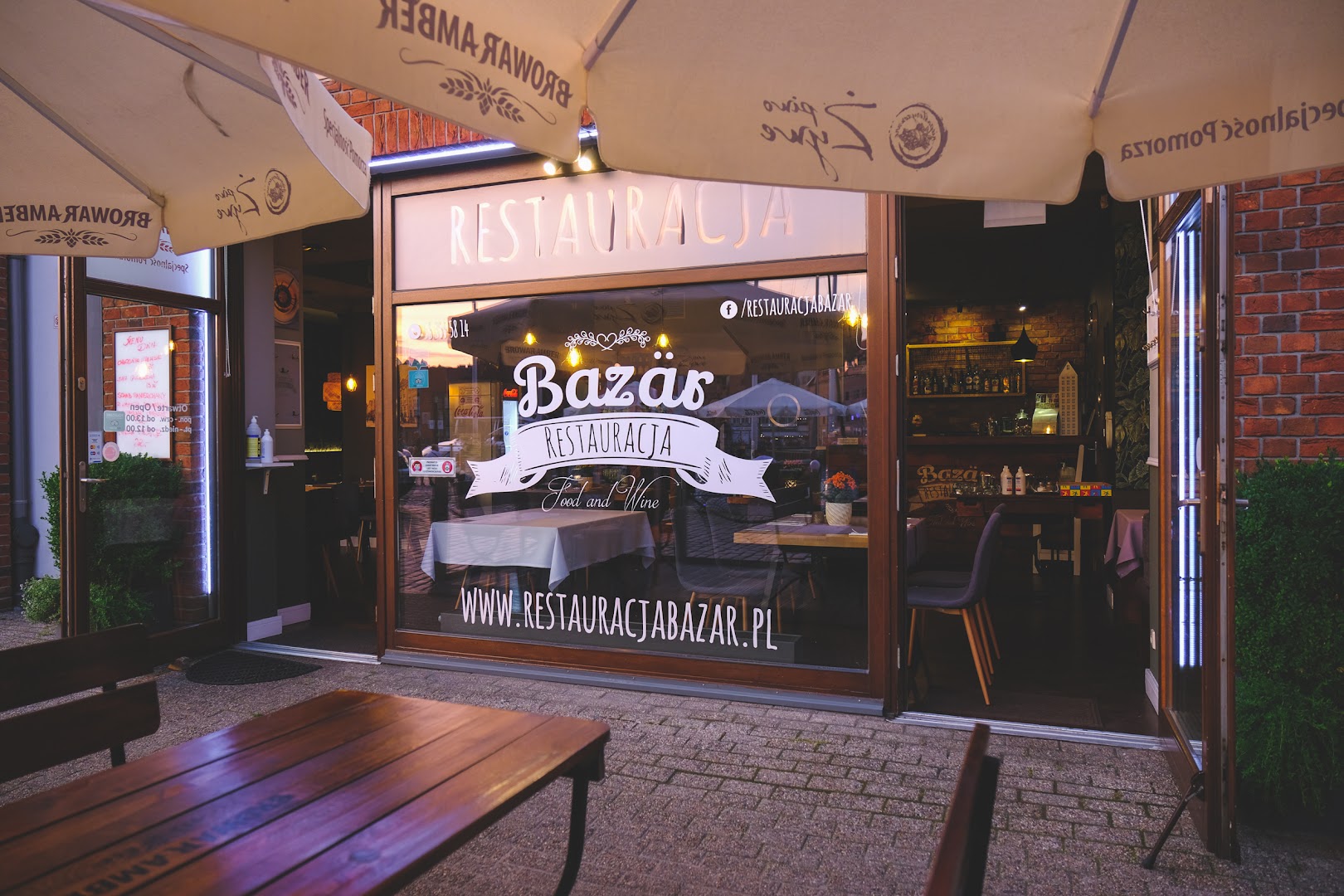 Bazar: clear view of restaurant exterior