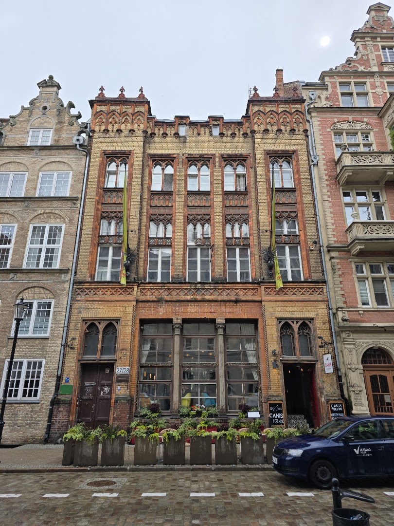 Canis: clear exterior shot of venue