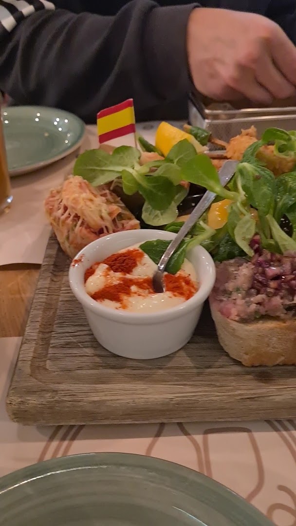 Hora de España: appetizing photo of restaurant food