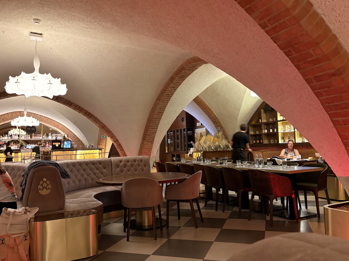 Piwnica Rajców: attractive restaurant interior atmosphere