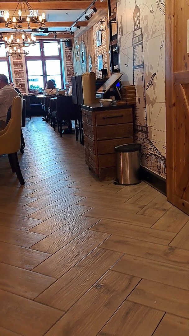 Rybakówka: inviting restaurant interior atmosphere