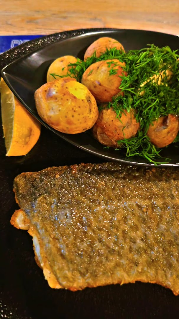 Rybka na Wartkiej: appetizing photo of restaurant dish