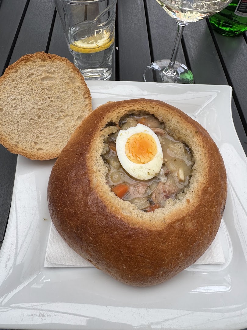 Tawerna Dominikańska: appetizing photo of served food
