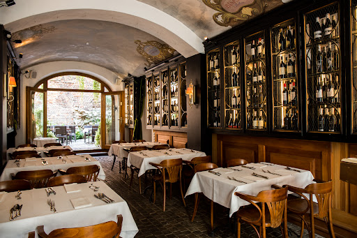 Kogel Mogel: high quality interior restaurant shot