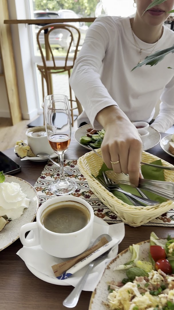 Bistro Trio: appealing shot of restaurant meal