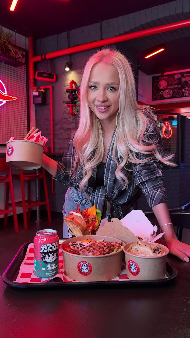 Buldak Bunny: professional photo showing food and atmosphere