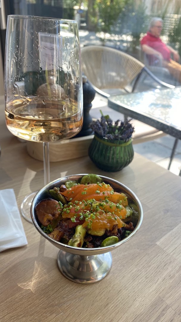 Buvette: appetizing food and drink presentation