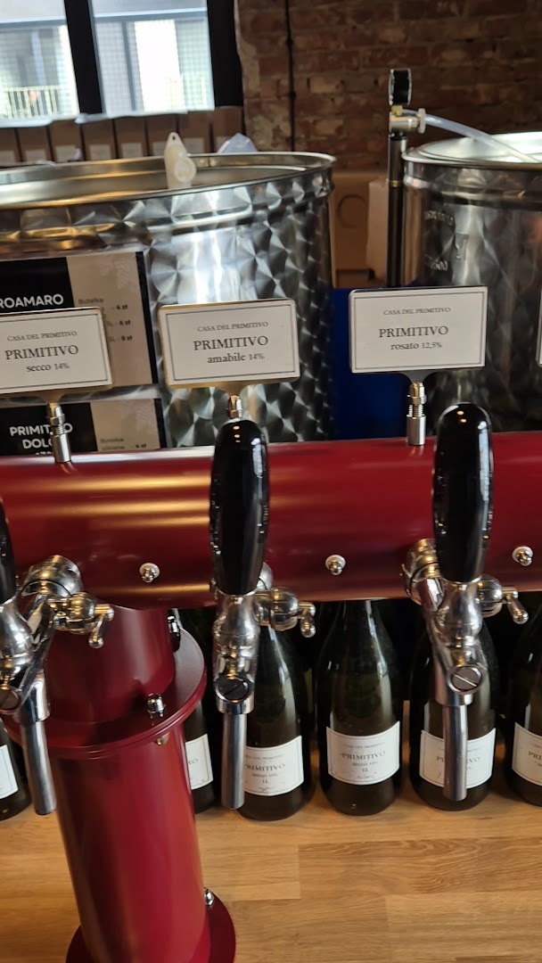 Casa del Primitivo: clear shot of bar equipment