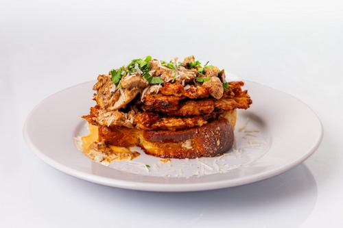 Chałka i masło: professional high quality food photo