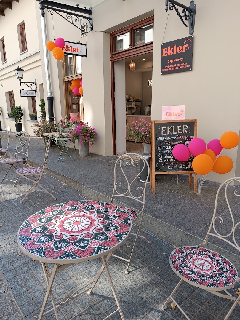 Ekler: inviting and clear venue exterior