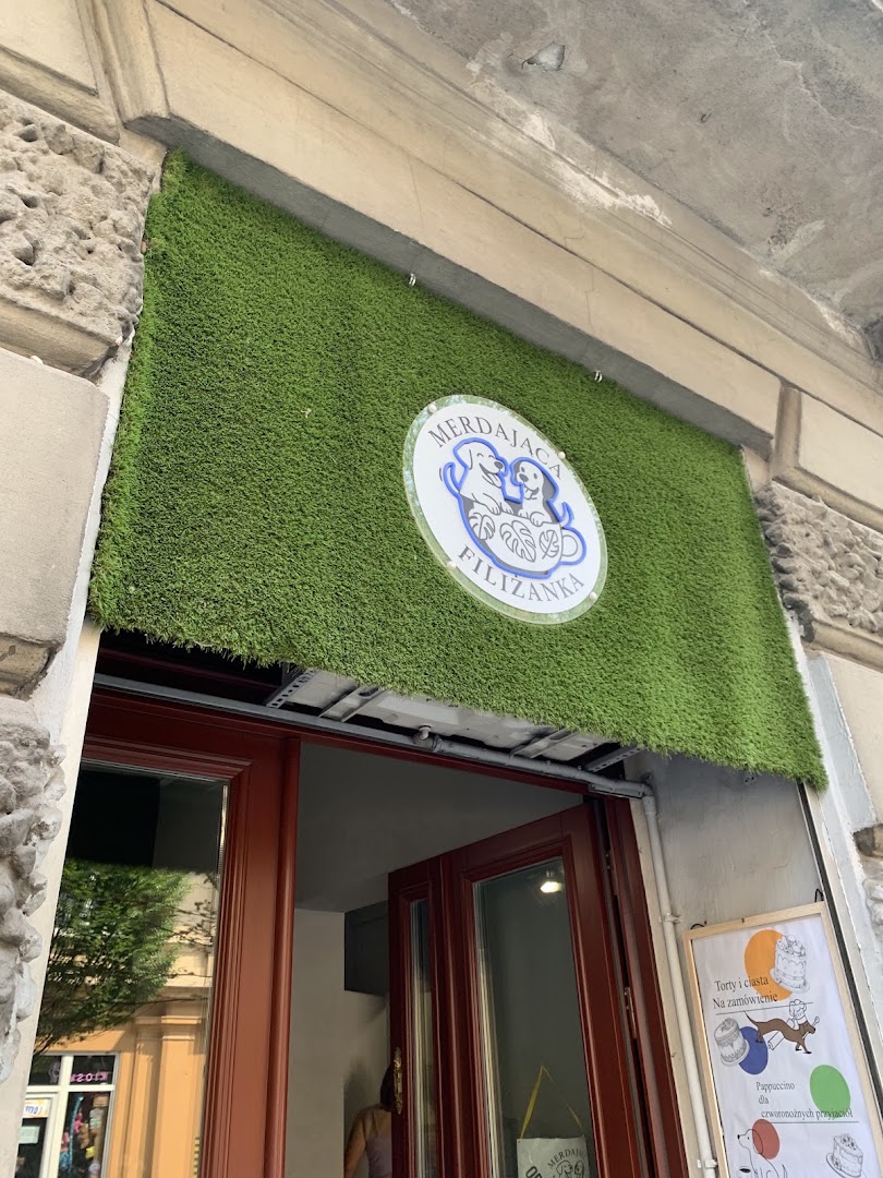 Merdająca Filiżanka: clear photo of venue signage
