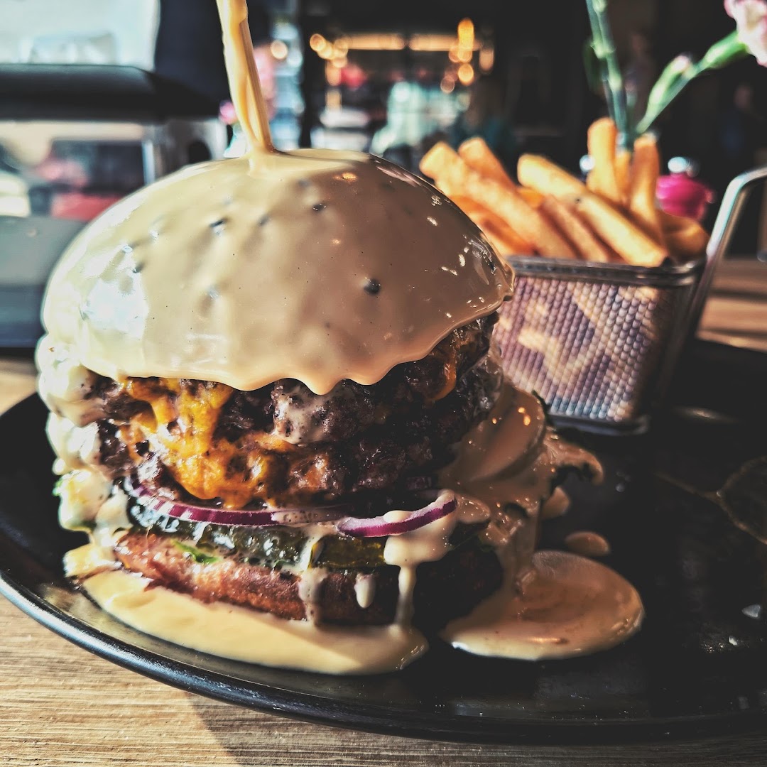 On Fire Steki i Wino: appetizing, high-quality food photography