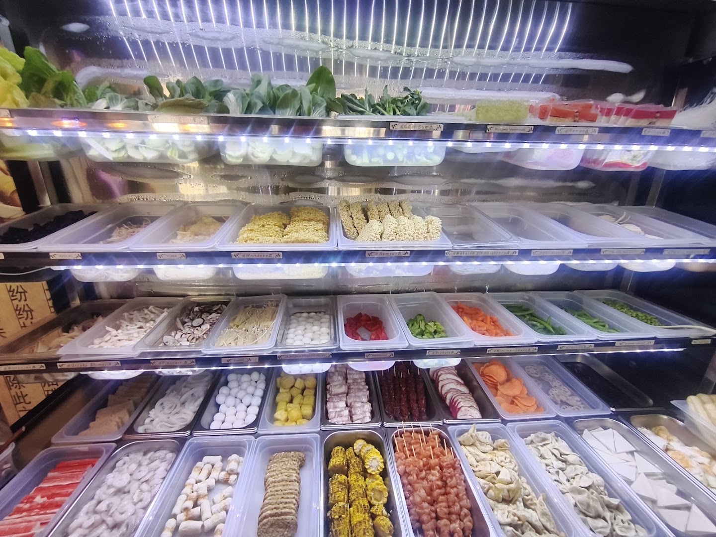 Pan Pot: clear display of fresh ingredients