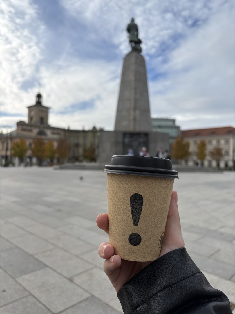 Plagiat: branded coffee at location