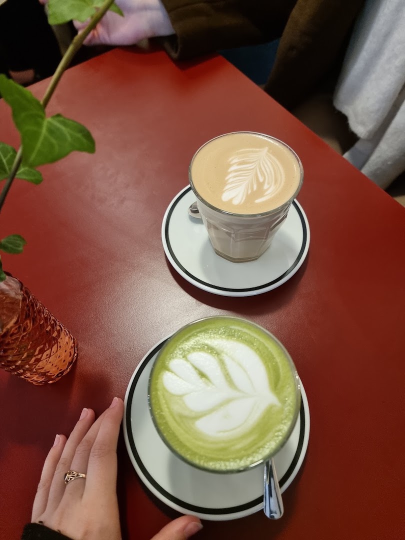 Plagiat: appealing photo of served drinks