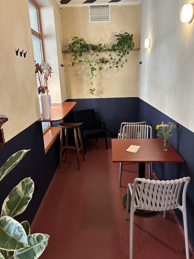 Plagiat: clear, inviting interior atmosphere